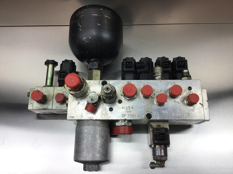 Liebherr R964C / R966 / R970 / R974 / R974C / R976 / R980 - Hydraulique: photos 1 Liebherr R964C / R966 / R970 / R974 / R974C / R976 / R980 - Hydraulique: photos 1