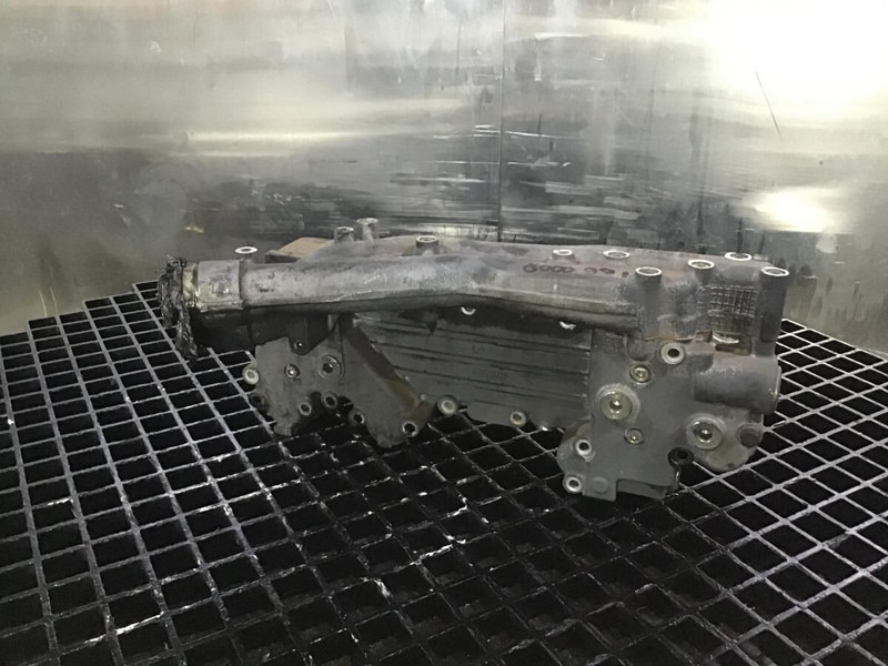 Liebherr R974B / R974 / R974 Li / R974 HD - Radiateur d'huile: photos 1 Liebherr R974B / R974 / R974 Li / R974 HD - Radiateur d'huile: photos 1