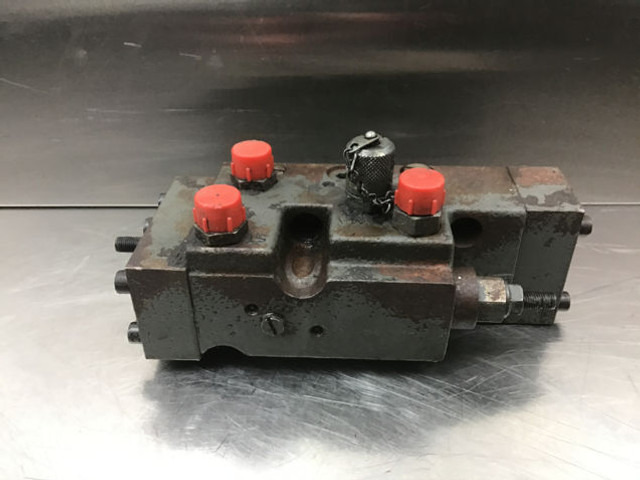 Liebherr Regulating Valve - Hydraulique: photos 1 Liebherr Regulating Valve - Hydraulique: photos 1