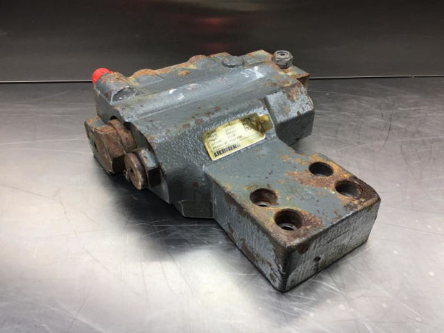 Liebherr Safety Valve - Valve: photos 1 Liebherr Safety Valve - Valve: photos 1