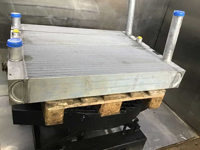 Liebherr Water Cooler - Intercooler: photos 1 Liebherr Water Cooler - Intercooler: photos 1