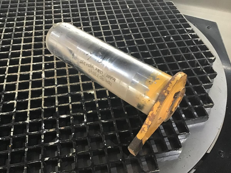 Liebherr Pin 120x445x395 - Pièces de rechange: photos 1 Liebherr Pin 120x445x395 - Pièces de rechange: photos 1