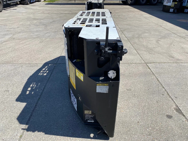 THERMO KING Genset Clip-on SG 3000 / 2013 / 12148 hrs. - Groupe électrogène: photos 4 THERMO KING Genset Clip-on SG 3000 / 2013 / 12148 hrs. - Groupe électrogène: photos 4