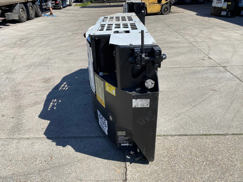 THERMO KING Genset Clip-on SG 3000 / 2013 / 14130 hrs. - Groupe électrogène: photos 4 THERMO KING Genset Clip-on SG 3000 / 2013 / 14130 hrs. - Groupe électrogène: photos 4