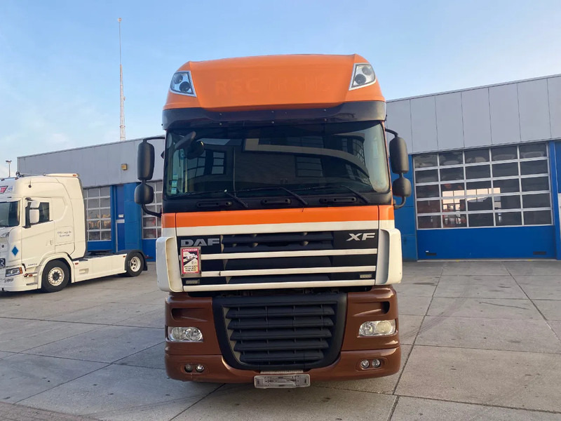 DAF XF 105.460 / 2x Tank / Euro 5 / ADR / BE-Truck / Full Spoilers - Tracteur routier: photos 2 DAF XF 105.460 / 2x Tank / Euro 5 / ADR / BE-Truck / Full Spoilers - Tracteur routier: photos 2