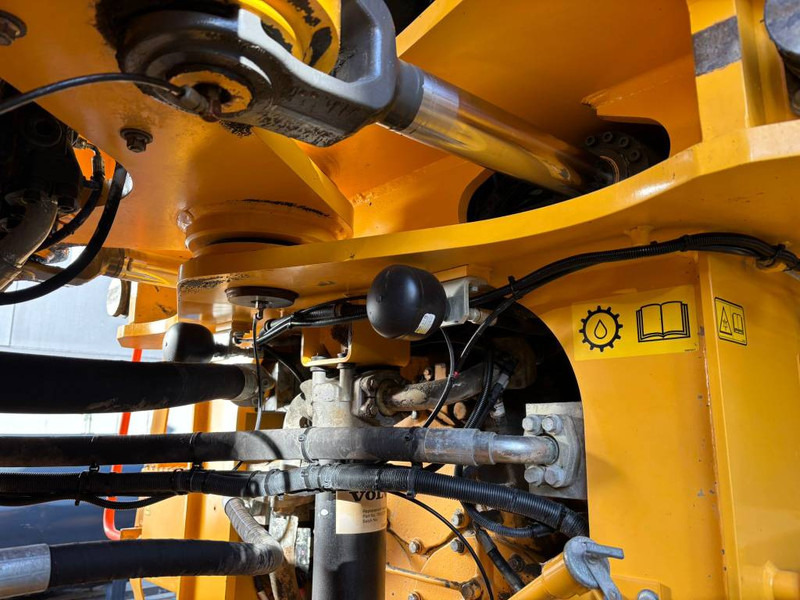 Chargeuse sur pneus Volvo L 350 H: photos 17 Chargeuse sur pneus Volvo L 350 H: photos 17