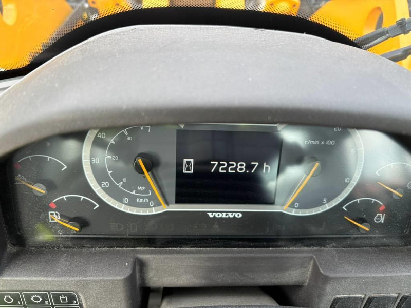 Chargeuse sur pneus Volvo L 350 H: photos 7 Chargeuse sur pneus Volvo L 350 H: photos 7