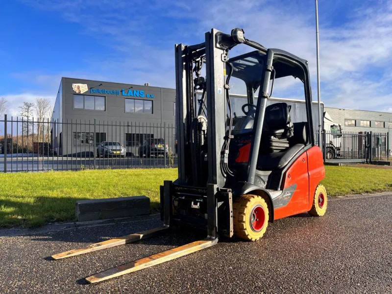 Linde H20T-01 - Chariot élévateur à gaz: photos 4 Linde H20T-01 - Chariot élévateur à gaz: photos 4