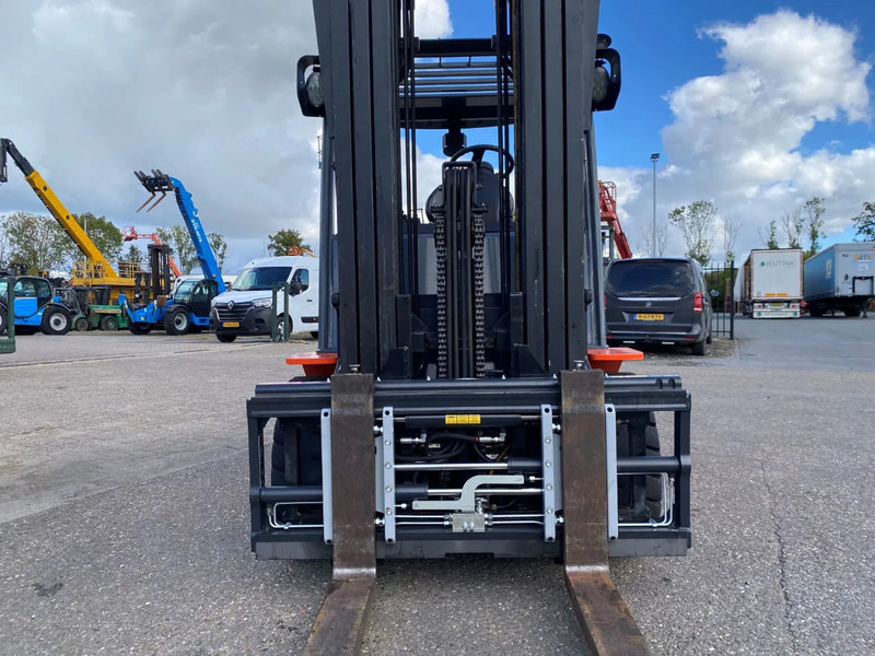 Toyota 8FBMT45 - Chariot élévateur électrique: photos 5 Toyota 8FBMT45 - Chariot élévateur électrique: photos 5