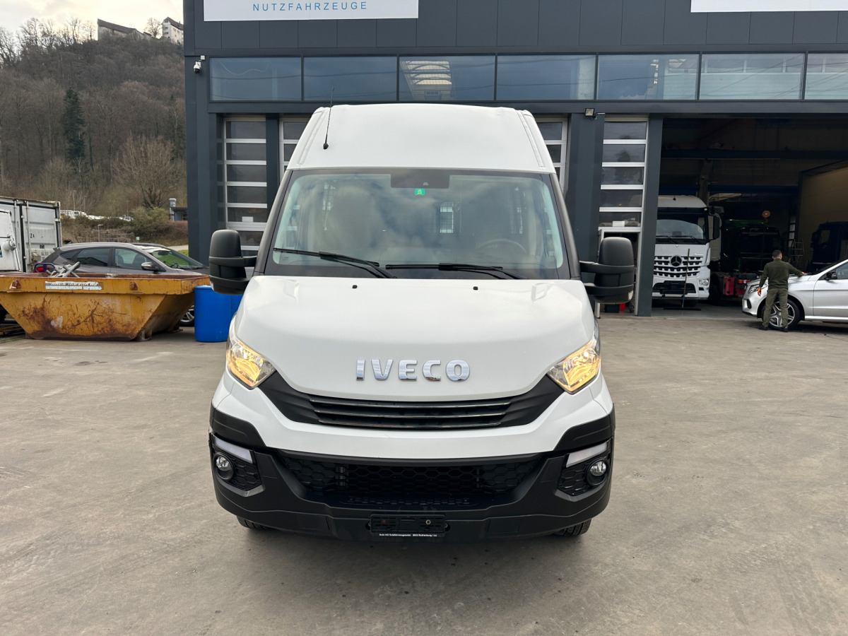 IVECO 35C18V Daily Servicewagen Sortimo - Fourgon utilitaire: photos 2 IVECO 35C18V Daily Servicewagen Sortimo - Fourgon utilitaire: photos 2