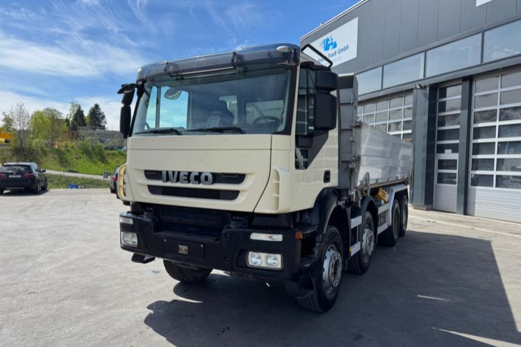 Iveco Trakker 450 8x4 - Camion benne: photos 2 Iveco Trakker 450 8x4 - Camion benne: photos 2