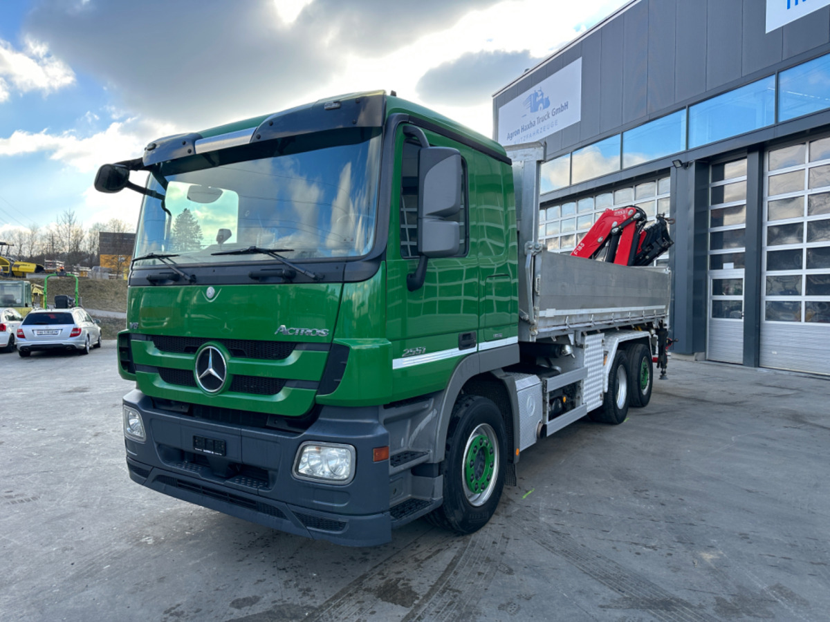 MERCEDES 2551 V8 6x2 Fassi 185-5 Bj.2020 - Camion benne, Camion grue: photos 1 MERCEDES 2551 V8 6x2 Fassi 185-5 Bj.2020 - Camion benne, Camion grue: photos 1