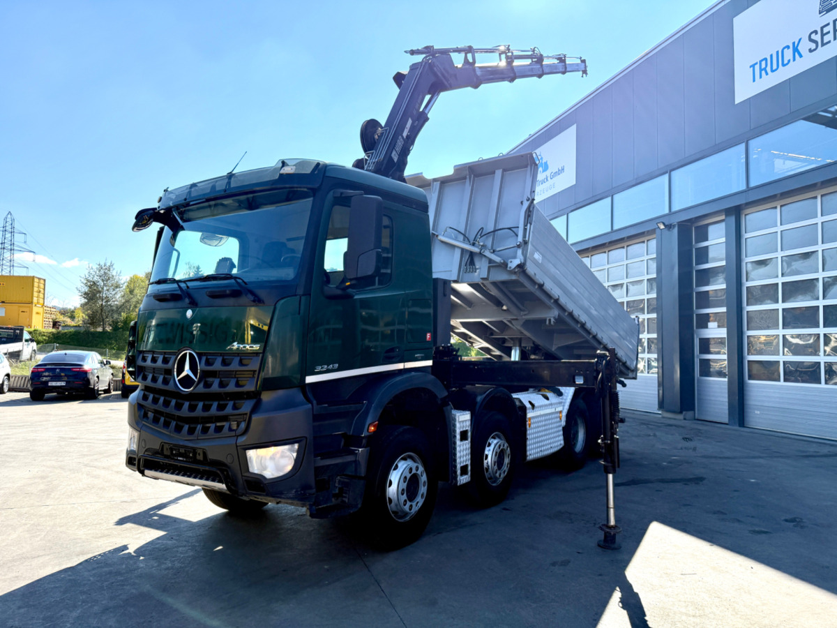 MERCEDES Arocs 3242 8x4 Hiab 166-4 - Camion benne, Camion grue: photos 3 MERCEDES Arocs 3242 8x4 Hiab 166-4 - Camion benne, Camion grue: photos 3