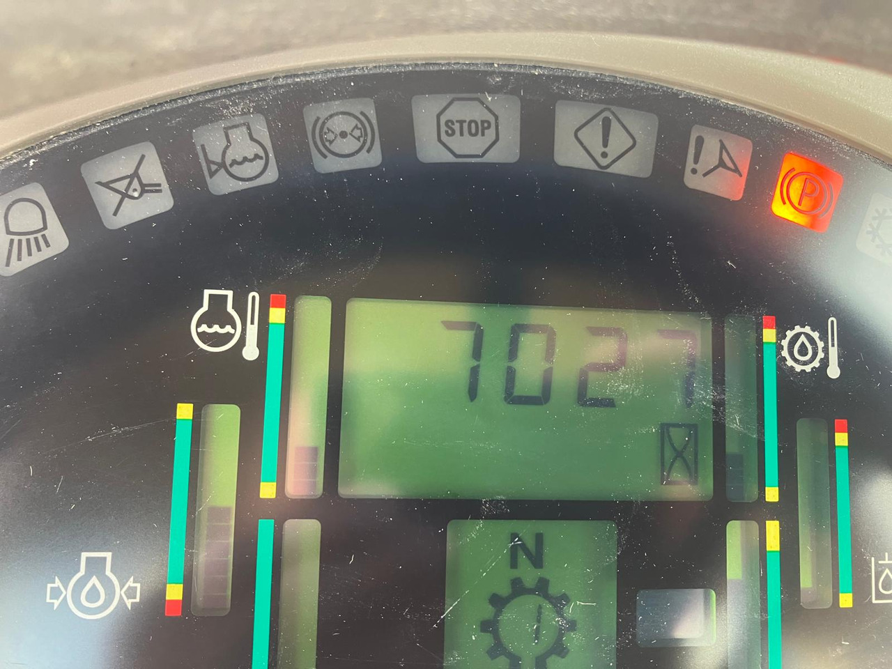 CASE 821C - Chargeuse sur pneus: photos 4 CASE 821C - Chargeuse sur pneus: photos 4