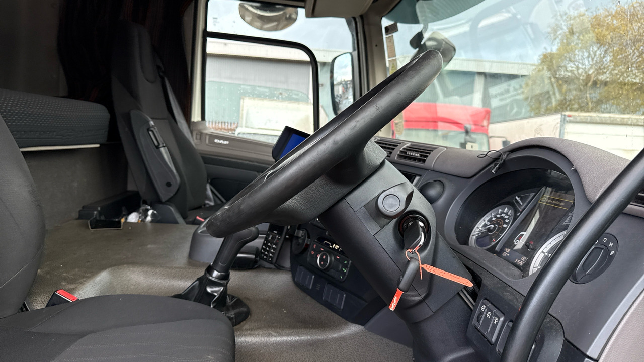 DAF CF 260 - Camion fourgon: photos 5 DAF CF 260 - Camion fourgon: photos 5