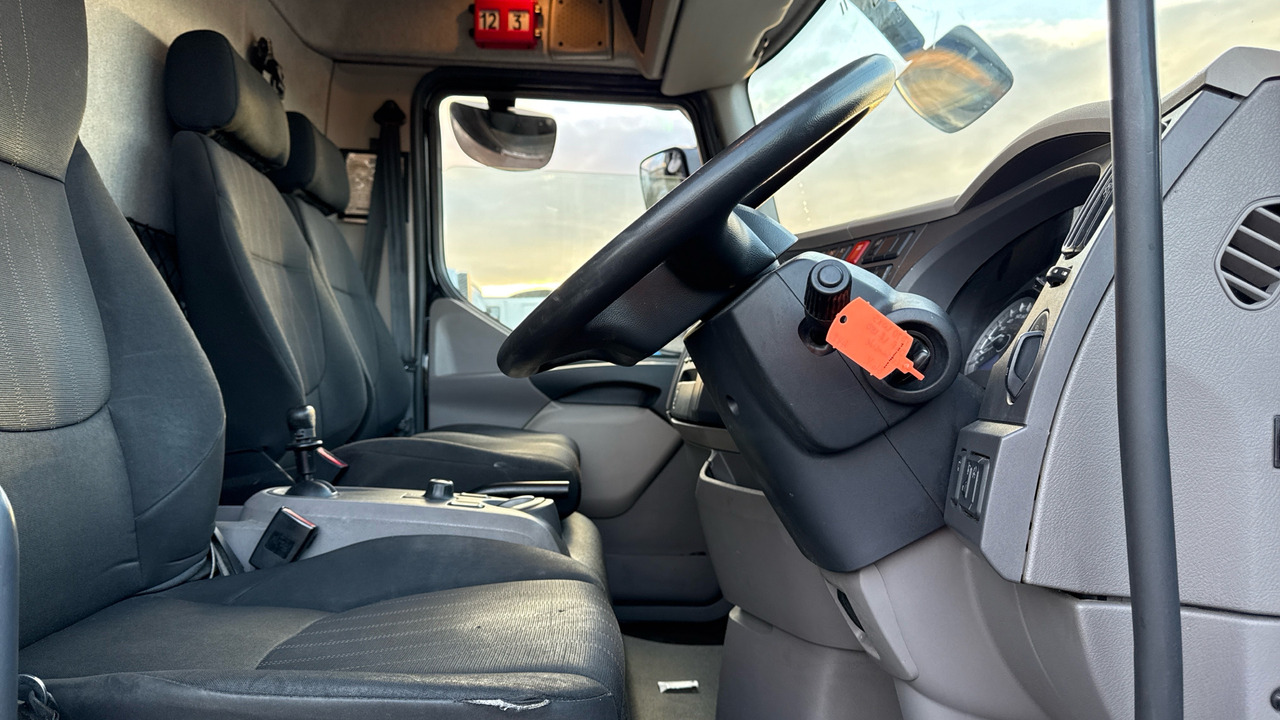 DAF LF 180 - Camion à rideaux coulissants: photos 5 DAF LF 180 - Camion à rideaux coulissants: photos 5