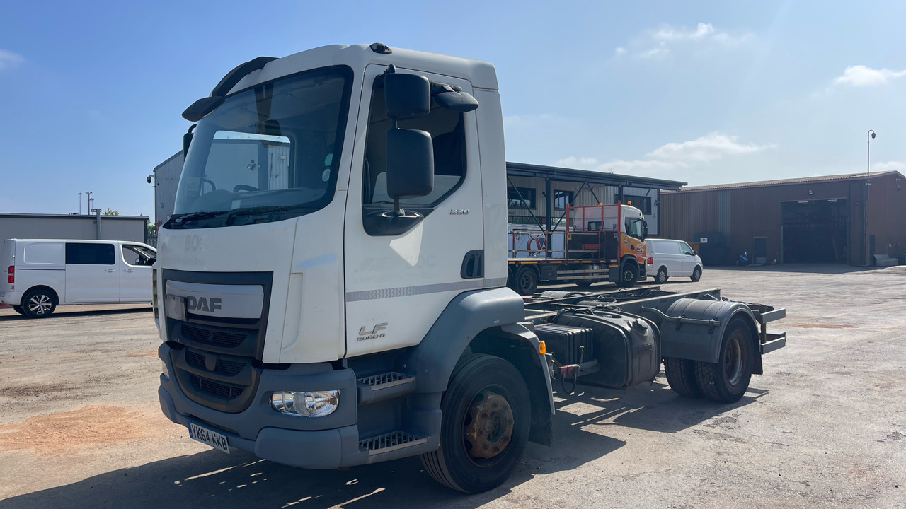 DAF LF 220 - Châssis cabine: photos 2 DAF LF 220 - Châssis cabine: photos 2