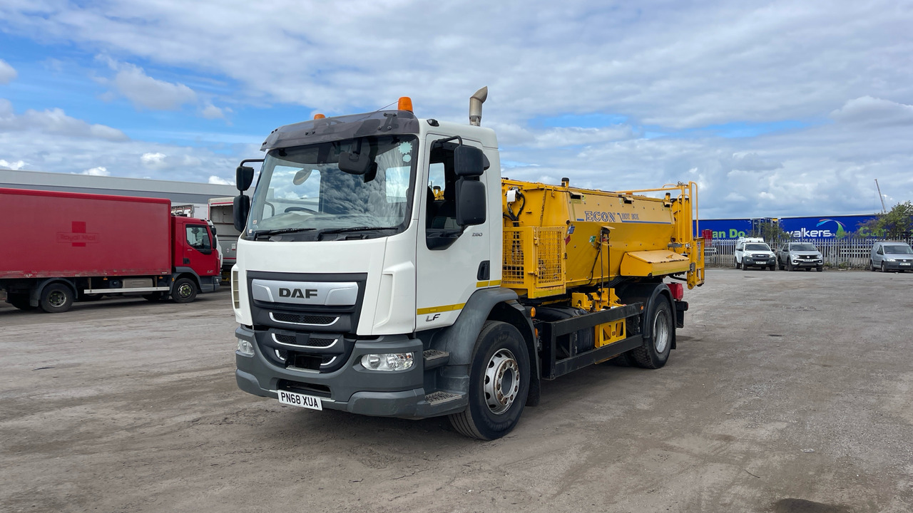 DAF LF 260 - Travaux routiers: photos 2 DAF LF 260 - Travaux routiers: photos 2