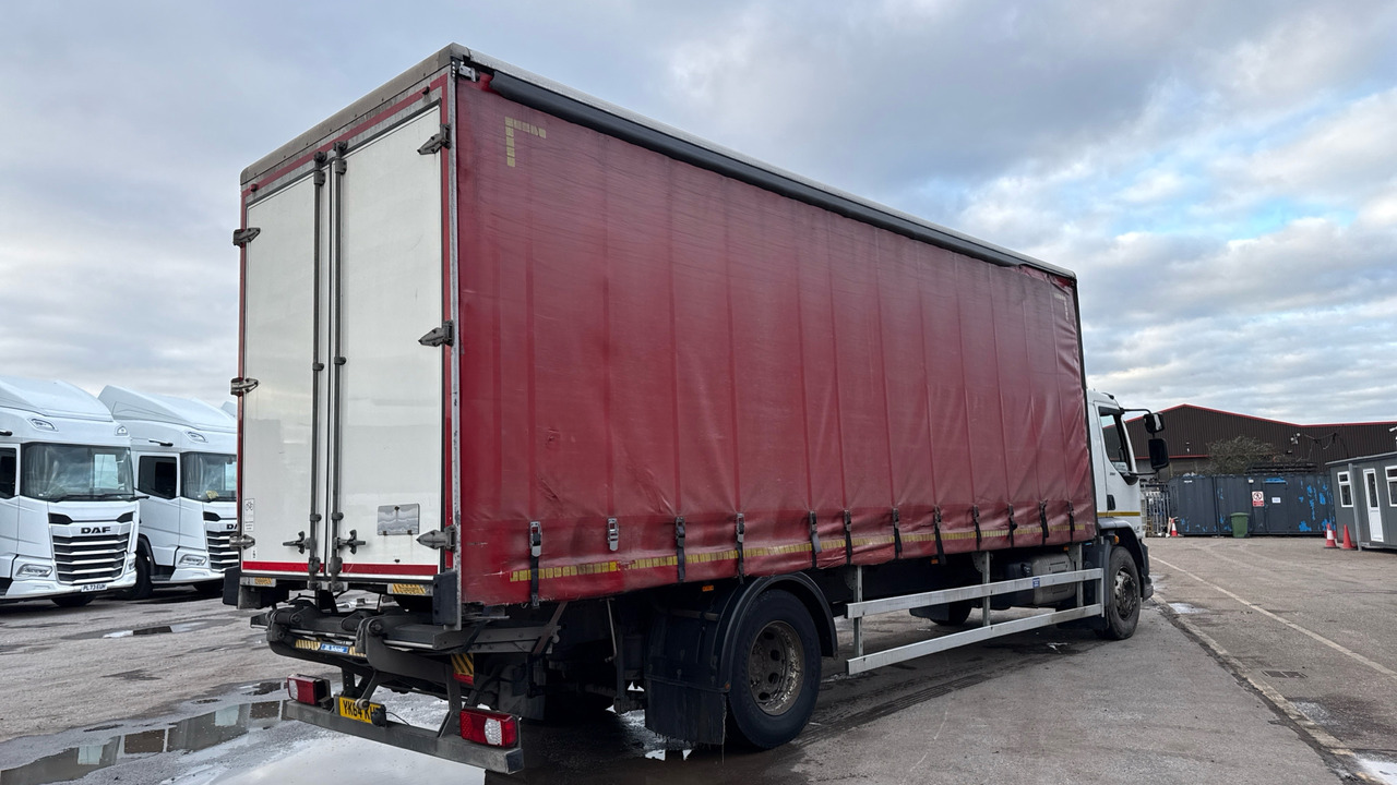 DAF LF 280 - Camion à rideaux coulissants: photos 4 DAF LF 280 - Camion à rideaux coulissants: photos 4