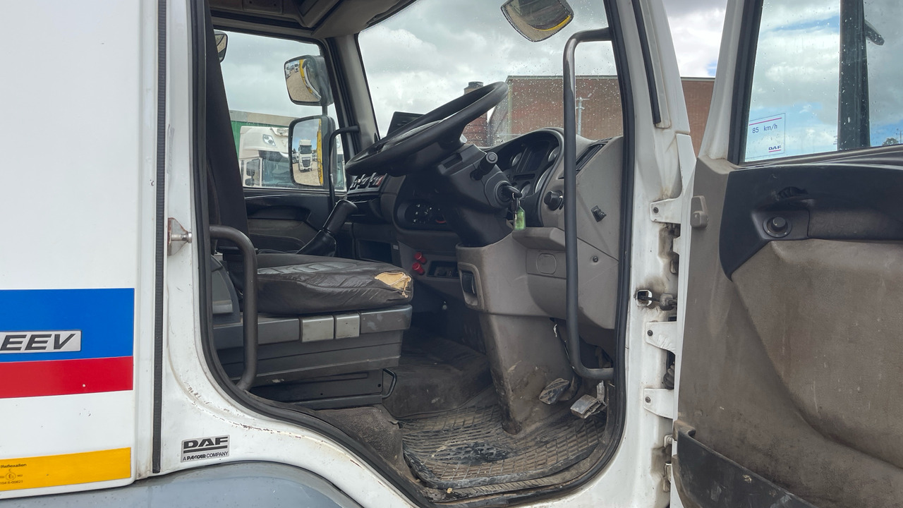 DAF LF 45.180 - Camion plateau: photos 5 DAF LF 45.180 - Camion plateau: photos 5
