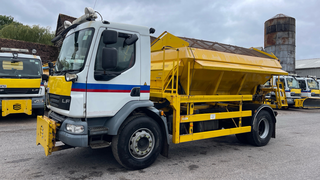 DAF LF 55.220 - Engin de déneigement: photos 2 DAF LF 55.220 - Engin de déneigement: photos 2
