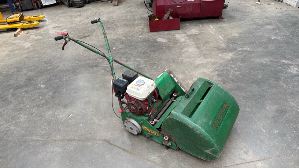 DENNIS FT510 PEDESTRIAN CYLINDER MOWER WITH 5K UNIT AND GRASS BOX - Motofaucheuse: photos 4 DENNIS FT510 PEDESTRIAN CYLINDER MOWER WITH 5K UNIT AND GRASS BOX - Motofaucheuse: photos 4