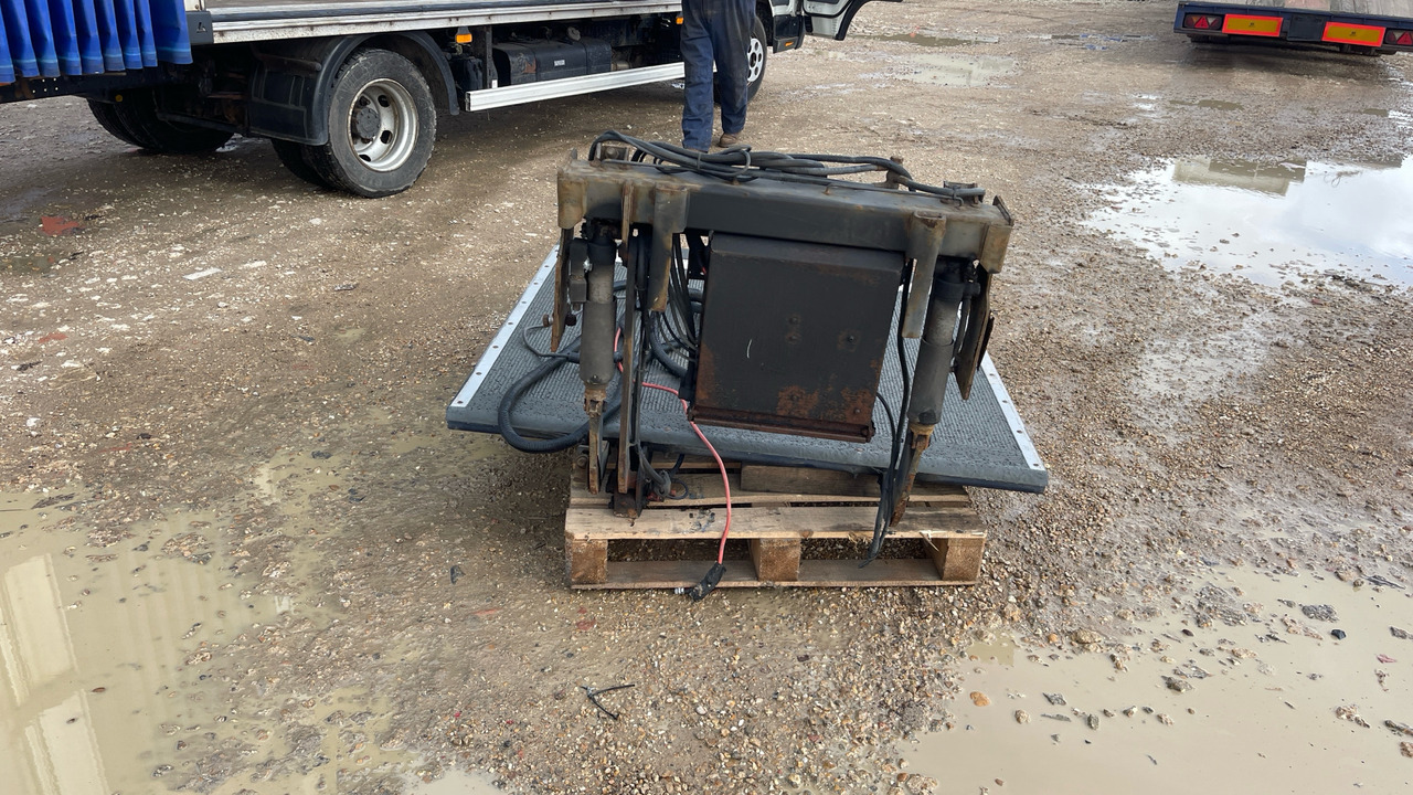 DHOLLANDIA - Hayon élévateur: photos 3 DHOLLANDIA - Hayon élévateur: photos 3