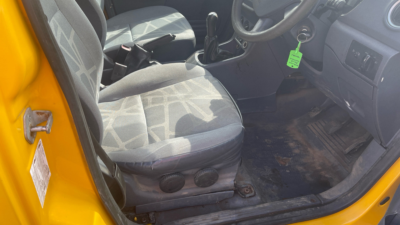 FORD TRANSIT CONNECT T200 1.8 TDCi 75ps - Fourgonnette: photos 5 FORD TRANSIT CONNECT T200 1.8 TDCi 75ps - Fourgonnette: photos 5