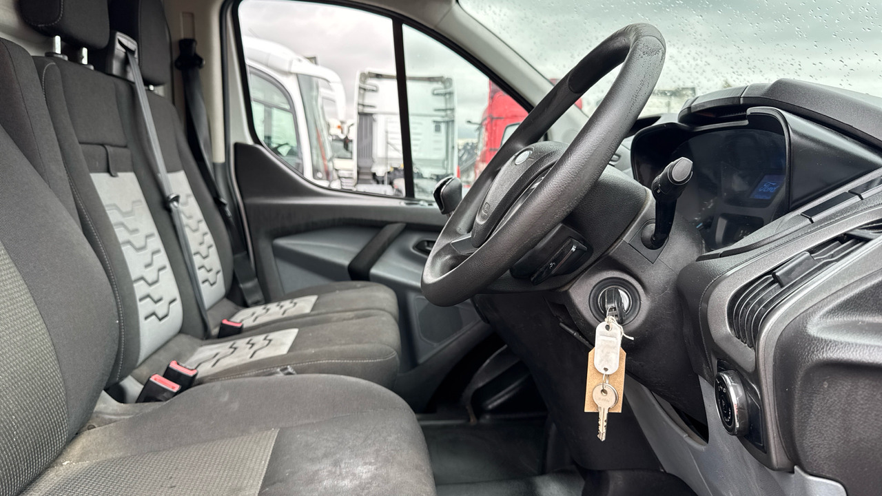 FORD TRANSIT CUSTOM 290 2.2 TDCi 125PS - Fourgonnette: photos 5 FORD TRANSIT CUSTOM 290 2.2 TDCi 125PS - Fourgonnette: photos 5
