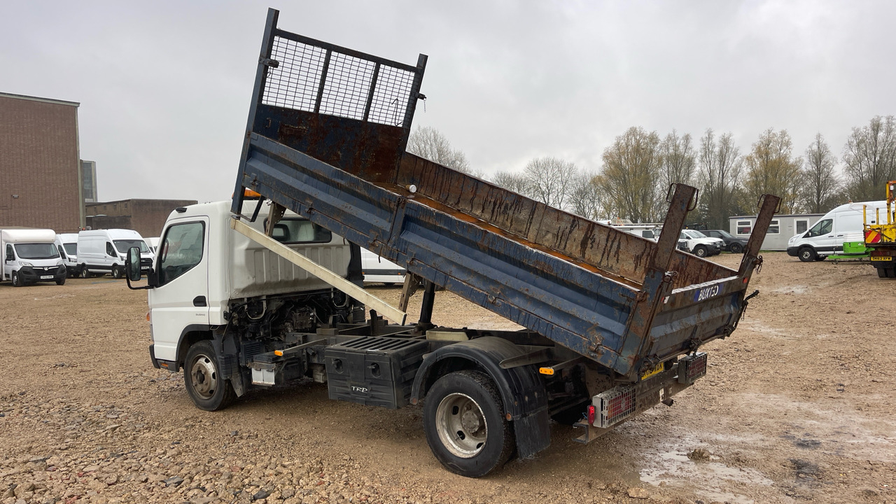 FUSO CANTER 7C15 - Camion benne: photos 3 FUSO CANTER 7C15 - Camion benne: photos 3