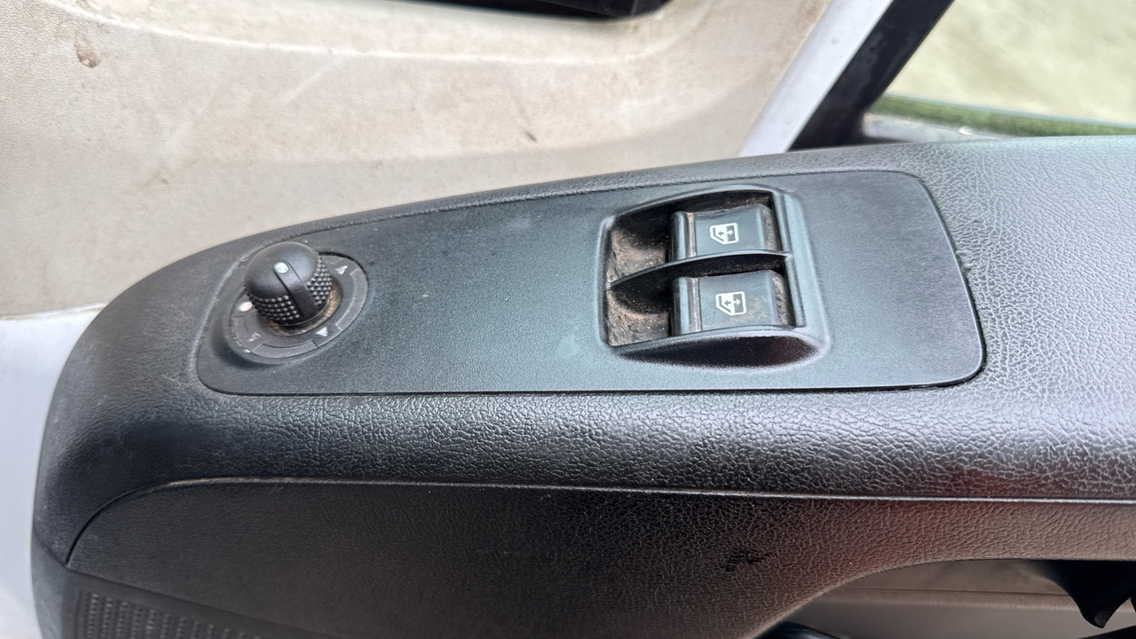Utilitaire plateau Fiat Ducato 35 2.3 MULTIJET 140PS: photos 15 Utilitaire plateau Fiat Ducato 35 2.3 MULTIJET 140PS: photos 15