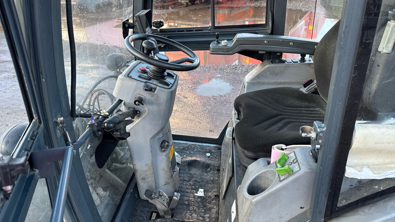 HAKO CITYMASTER 600 - Balayeuse de voirie: photos 5 HAKO CITYMASTER 600 - Balayeuse de voirie: photos 5