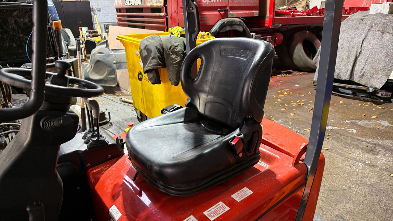 HELI FB315 - Chariot élévateur électrique: photos 5 HELI FB315 - Chariot élévateur électrique: photos 5