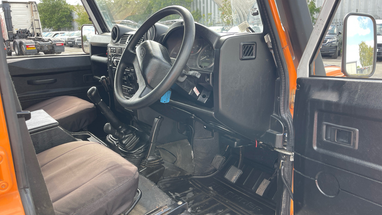 LAND ROVER DEFENDER 110 TDCi - SUV: photos 5 LAND ROVER DEFENDER 110 TDCi - SUV: photos 5
