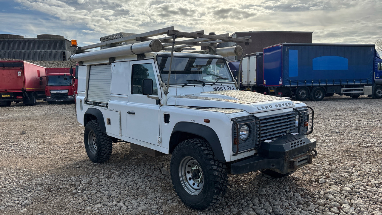 Land Rover Defender 110 2.2 TDCI Hard Top - Voiture: photos 1 Land Rover Defender 110 2.2 TDCI Hard Top - Voiture: photos 1