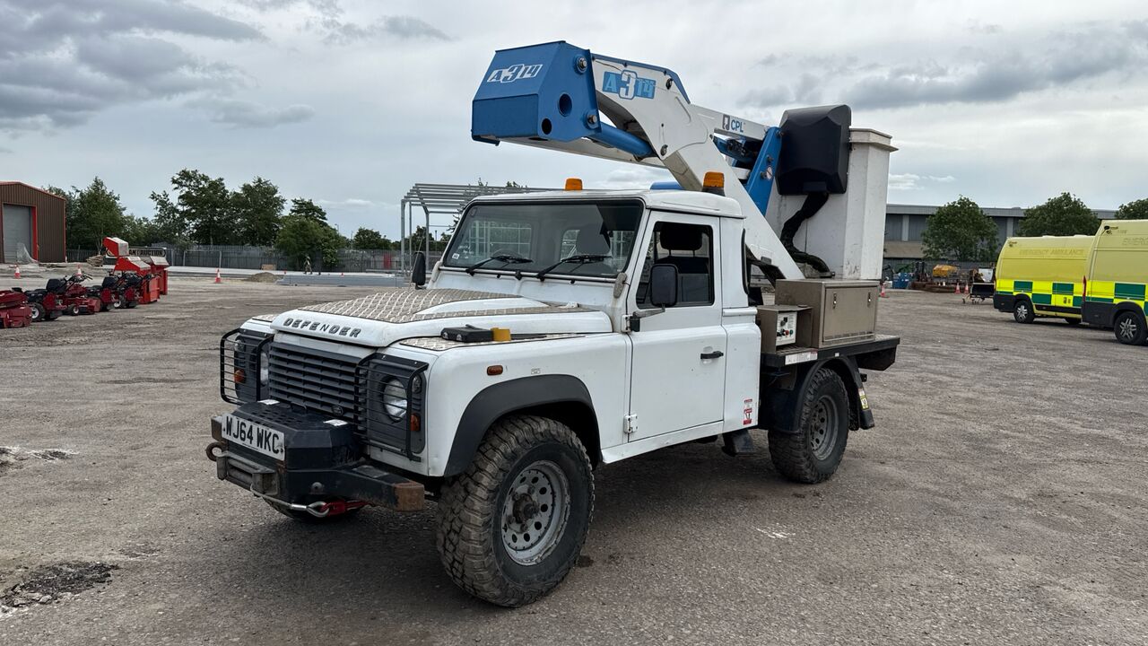 Land Rover Defender 2.2 TDCI 110PS - Camion avec nacelle: photos 2 Land Rover Defender 2.2 TDCI 110PS - Camion avec nacelle: photos 2