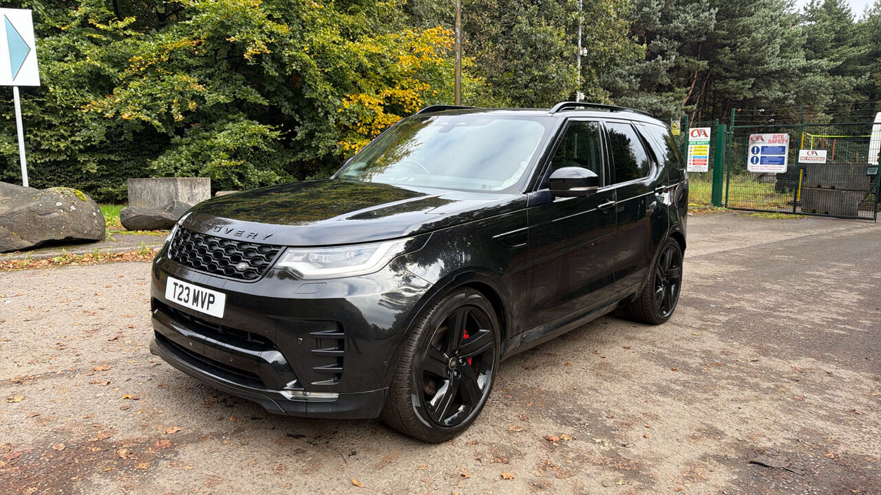 Land Rover Discovery 3.0 D300 R-Dynamic HSE - Voiture break: photos 2 Land Rover Discovery 3.0 D300 R-Dynamic HSE - Voiture break: photos 2
