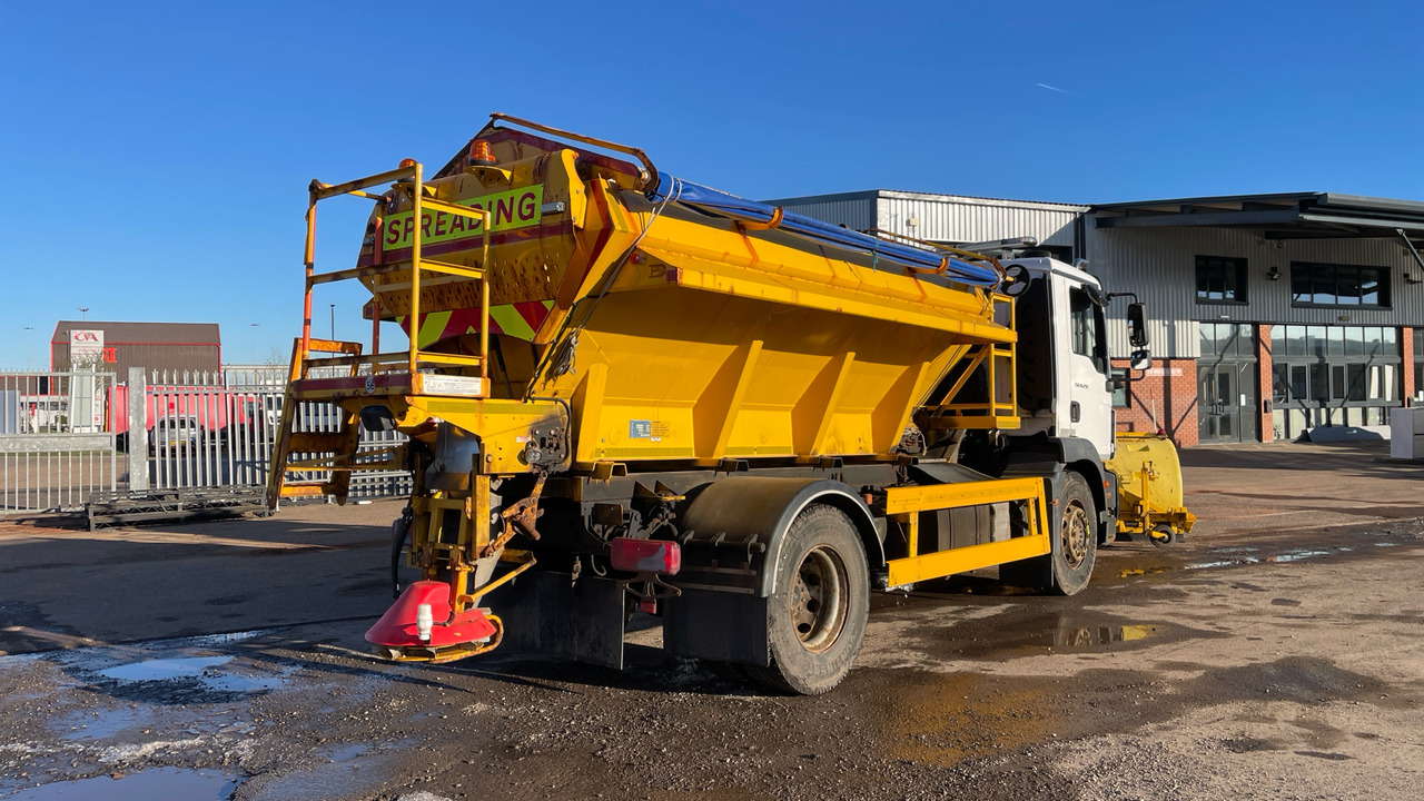 MAN TG-M 18.250 - Engin de déneigement: photos 4 MAN TG-M 18.250 - Engin de déneigement: photos 4