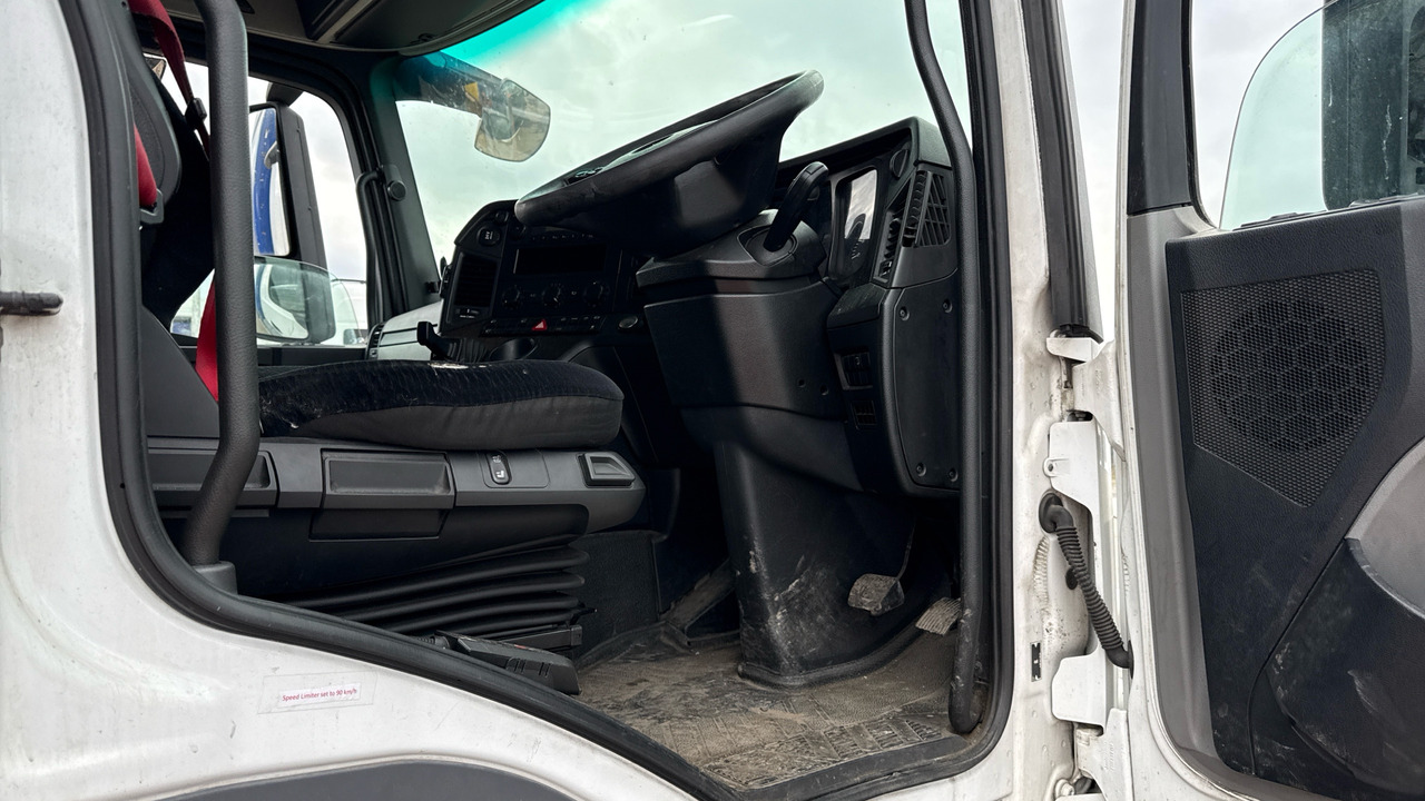 MERCEDES-BENZ ANTOS 1824 - Camion à rideaux coulissants: photos 5 MERCEDES-BENZ ANTOS 1824 - Camion à rideaux coulissants: photos 5