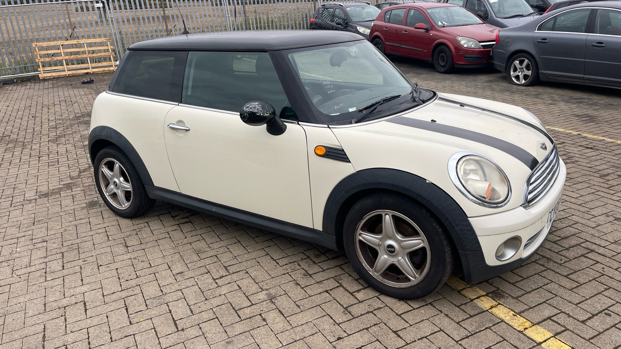 MINI COOPER - Voiture à hayon: photos 1 MINI COOPER - Voiture à hayon: photos 1