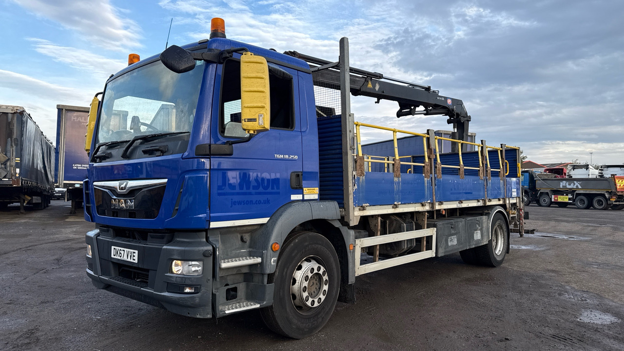 Man TGM 18.250 - Camion plateau, Camion grue: photos 2 Man TGM 18.250 - Camion plateau, Camion grue: photos 2
