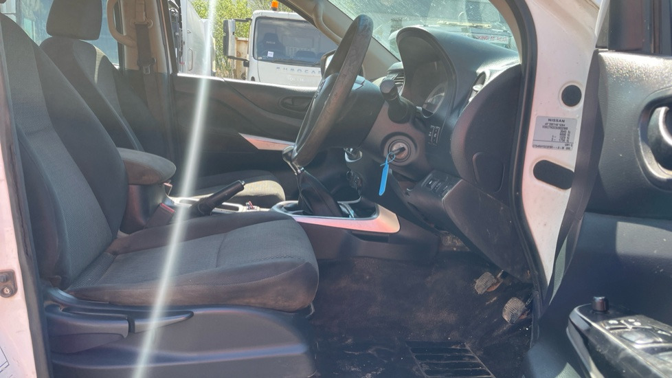 NISSAN NAVARA VISA 2.3 DCI 160PS - Pick-up, Utilitaire double cabine: photos 5 NISSAN NAVARA VISA 2.3 DCI 160PS - Pick-up, Utilitaire double cabine: photos 5
