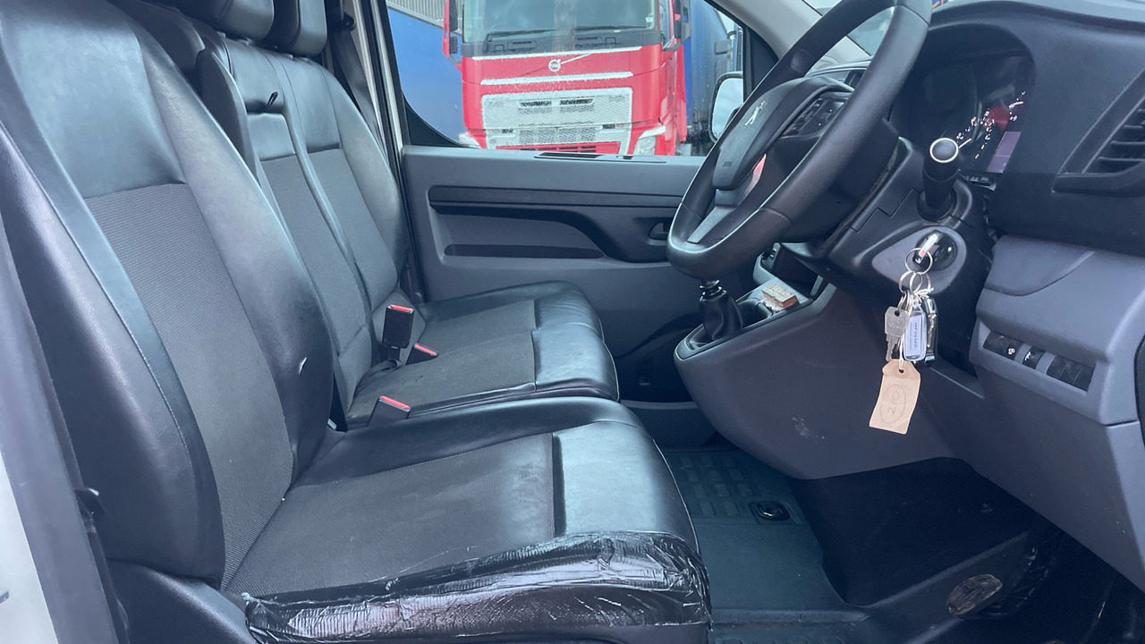 PEUGEOT EXPERT PROFESSIONAL 1.5 BLUEHDI - Fourgon utilitaire: photos 5 PEUGEOT EXPERT PROFESSIONAL 1.5 BLUEHDI - Fourgon utilitaire: photos 5