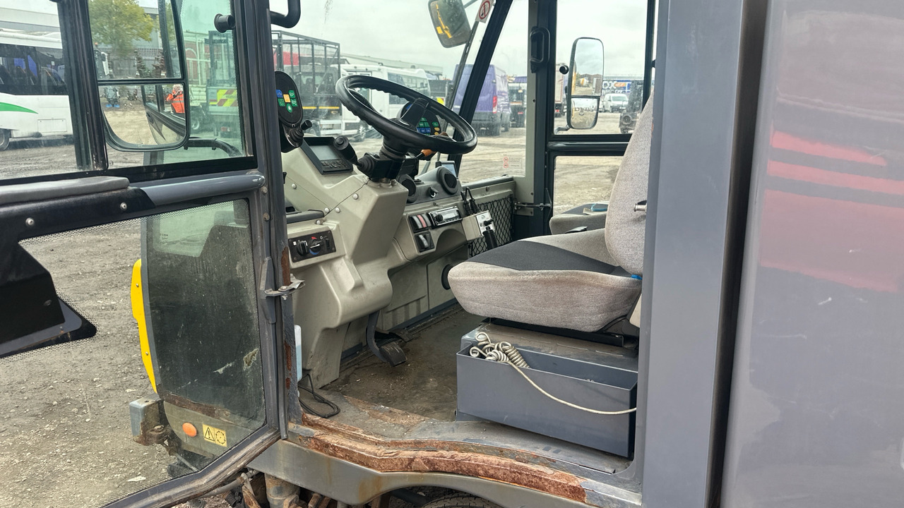 SCARAB MINOR M25H - Balayeuse de voirie: photos 5 SCARAB MINOR M25H - Balayeuse de voirie: photos 5