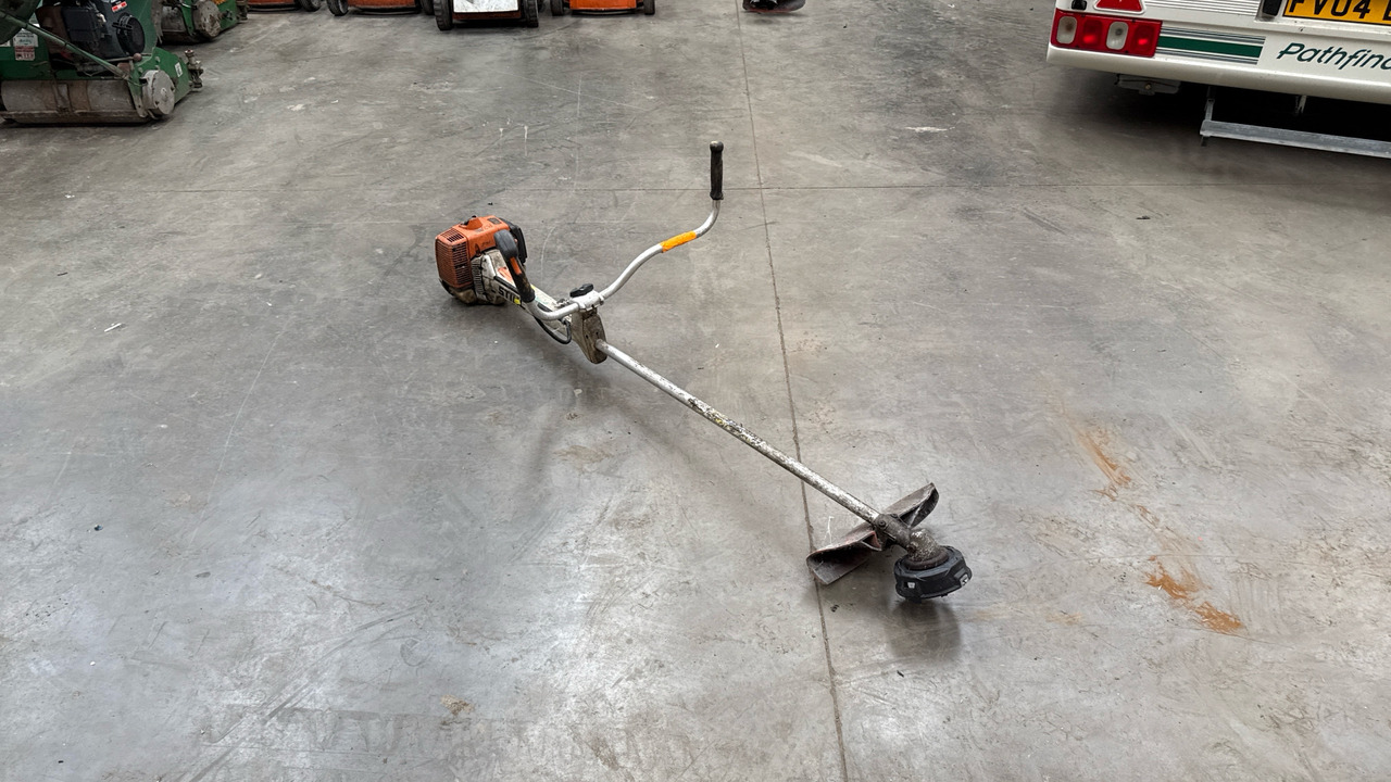 STIHL FS45C STRIMMER - Matériel de chantier: photos 3 STIHL FS45C STRIMMER - Matériel de chantier: photos 3