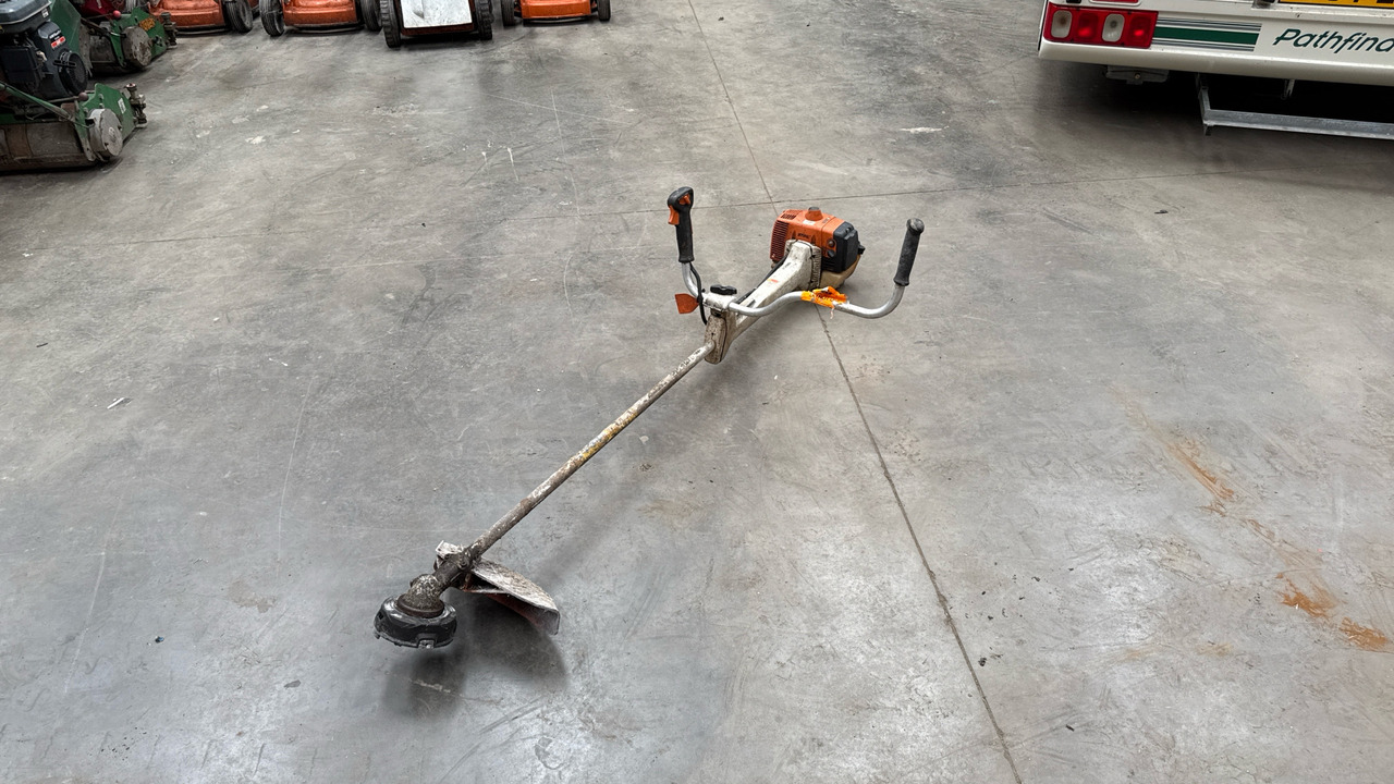 STIHL FS45C STRIMMER - Matériel de chantier: photos 2 STIHL FS45C STRIMMER - Matériel de chantier: photos 2