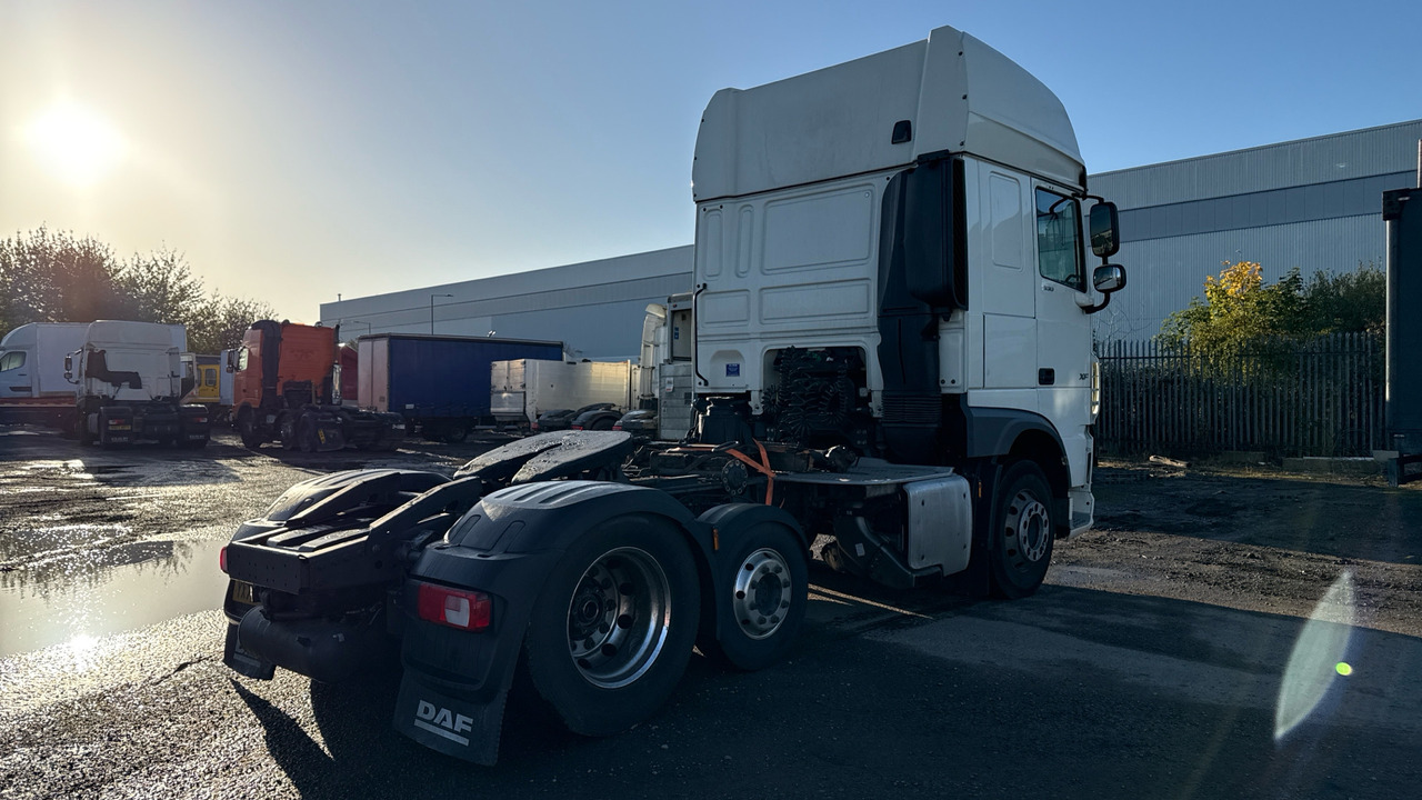 DAF XF 530 - Tracteur routier: photos 5 DAF XF 530 - Tracteur routier: photos 5
