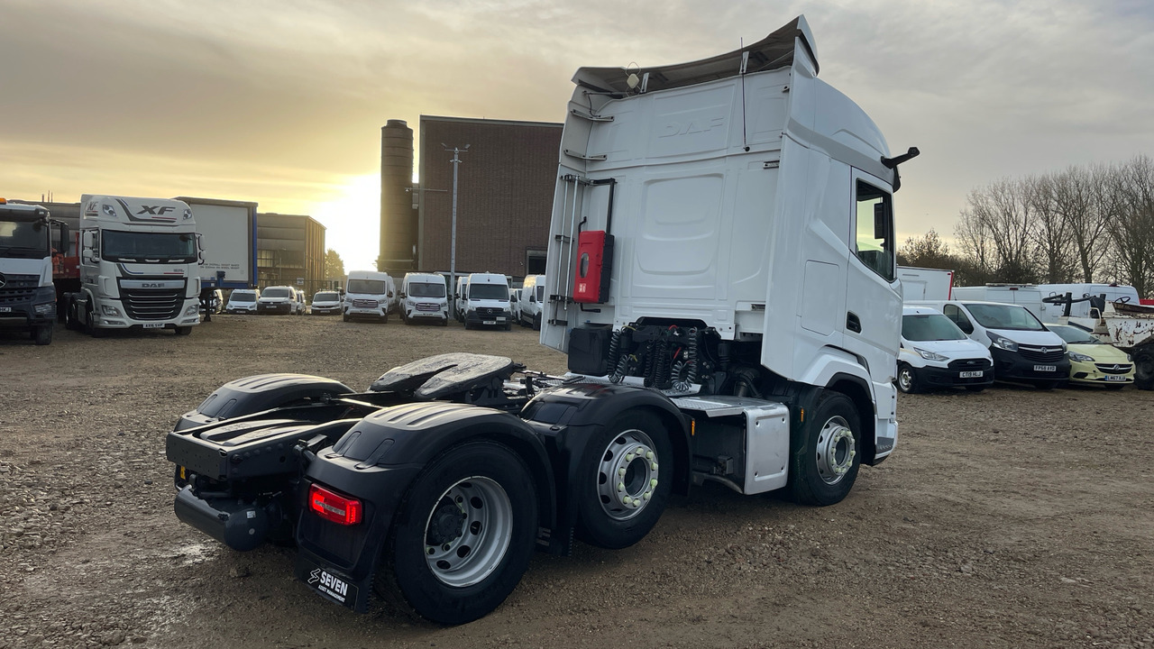 DAF XF 530 - Tracteur routier: photos 4 DAF XF 530 - Tracteur routier: photos 4