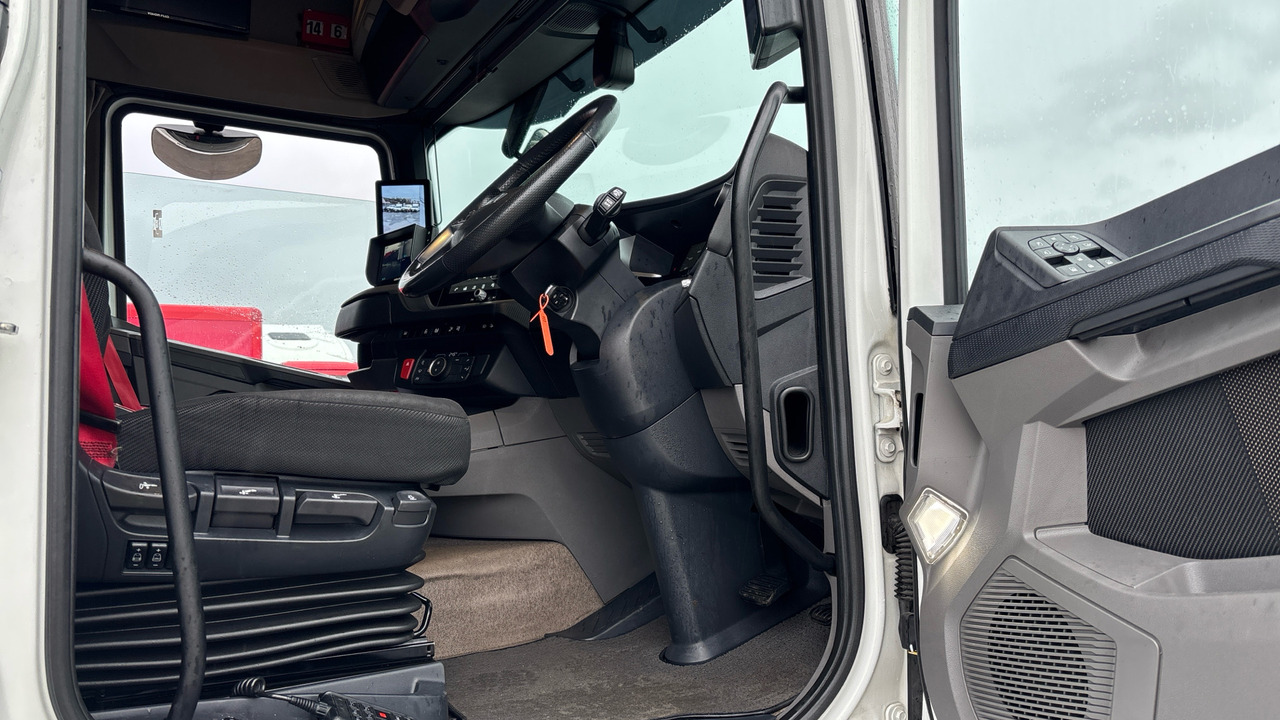 DAF XF 530 - Tracteur routier: photos 5 DAF XF 530 - Tracteur routier: photos 5