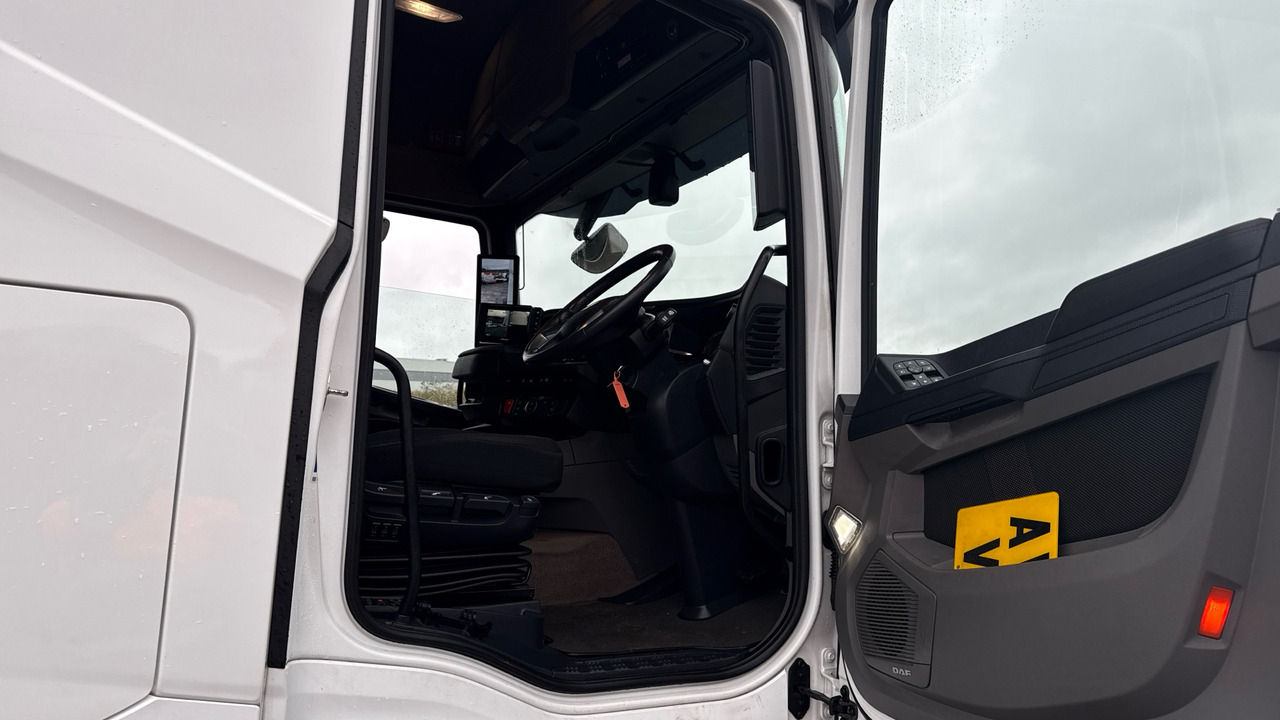 DAF XF 530 - Tracteur routier: photos 5 DAF XF 530 - Tracteur routier: photos 5
